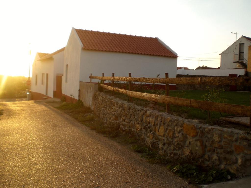 Вилла Casas Do Barrio Алкобаса Экстерьер фото